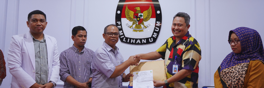 rapat-pleno-hasil-pemeriksaan-kesehatan-calon-kepala-daerah-rsud-kota-baubau-serahkan-laporan-ke-kpu